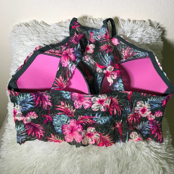 Pink Victoria Secrets - Picture 3 of 4